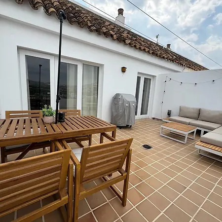 Penthouse Retreat With Pool