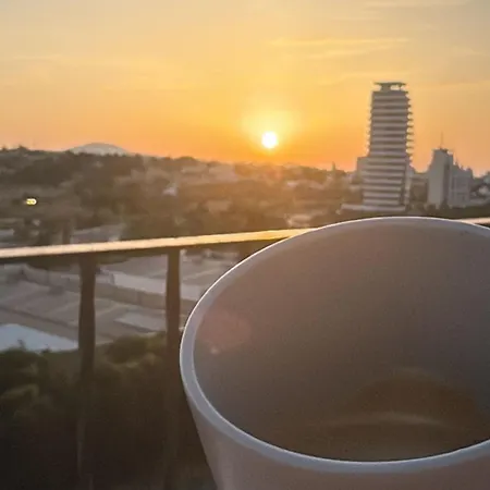 Penthouse Retreat With Pool *