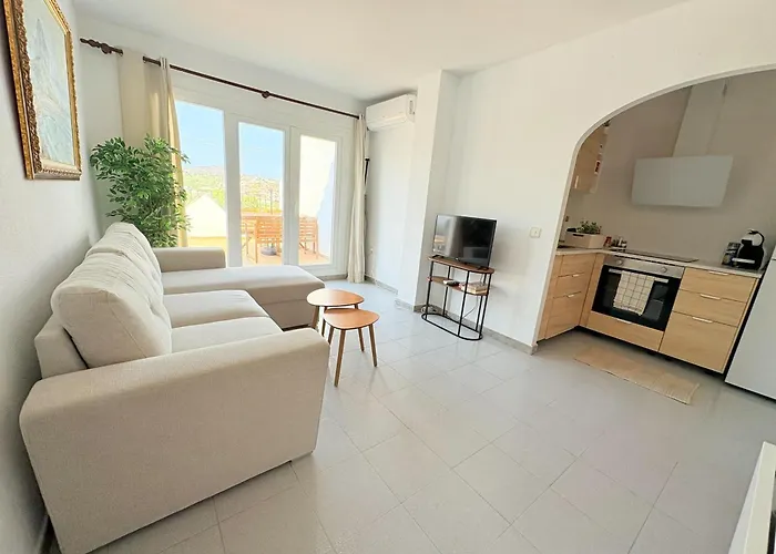 Penthouse Retreat With Pool * Calp